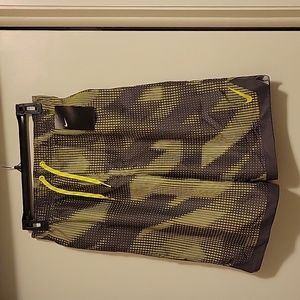 NWT: NIKE Mens Swim Trunks/Board Shorts